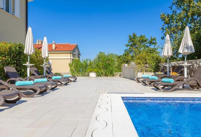 Luxury Apartments Villa Mande