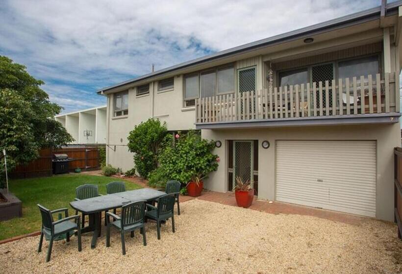 Banksia Seven