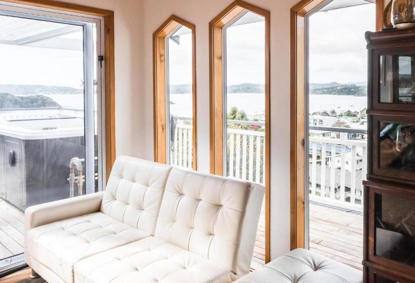 تختخواب و صبحانه Marlin House