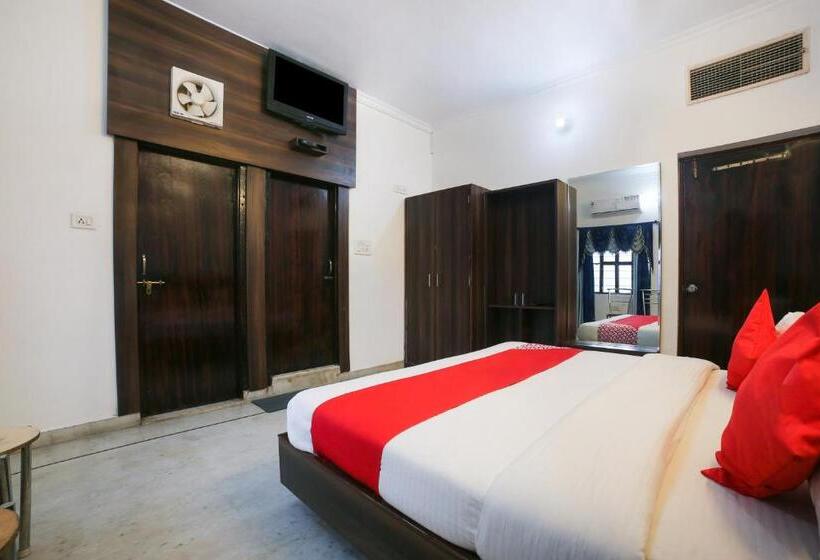 هتل Shri Sai Residency