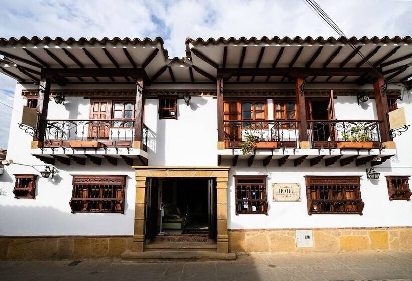 هتل Jardines De La Villa