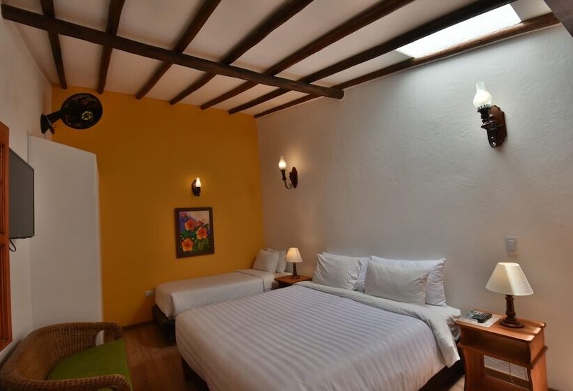 هتل Jardines De La Villa