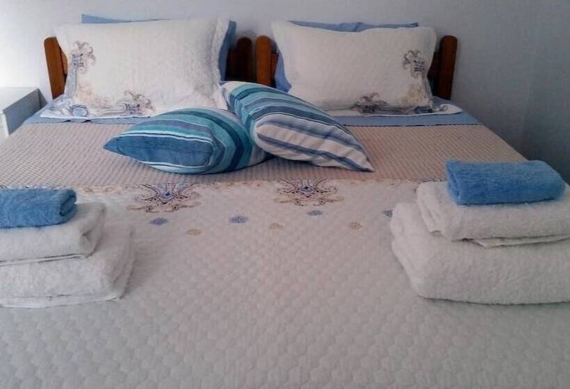 هتل Medieval Rose Guest House