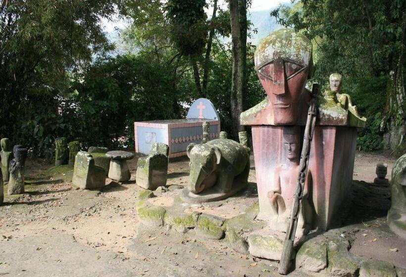 هتل Pandu Lakeside  Tuktuk