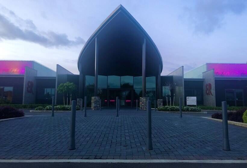 مُتل Hacienda Motor Lodge