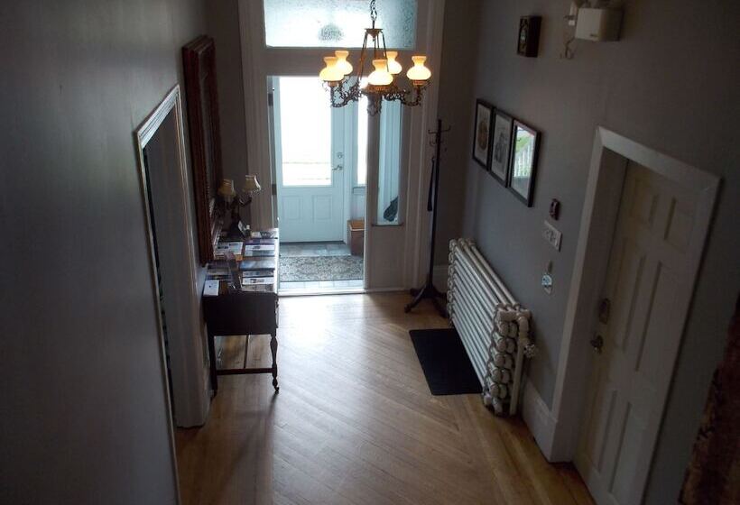 Seaway Manor B&b