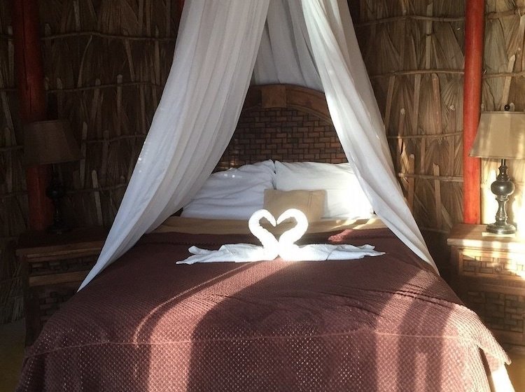 فندق صغير Mayan Village Beach Front