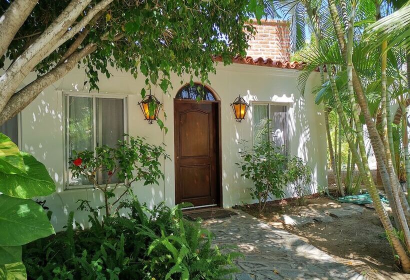 هتل Hacienda Todos Los Santos