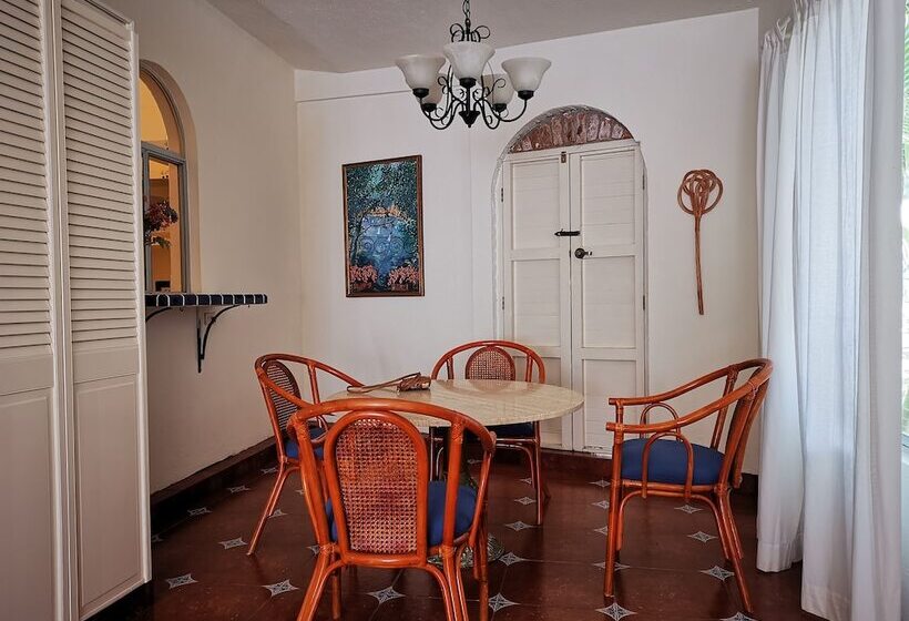 هتل Hacienda Todos Los Santos