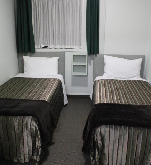 מוטל Edgewater Motor Lodge