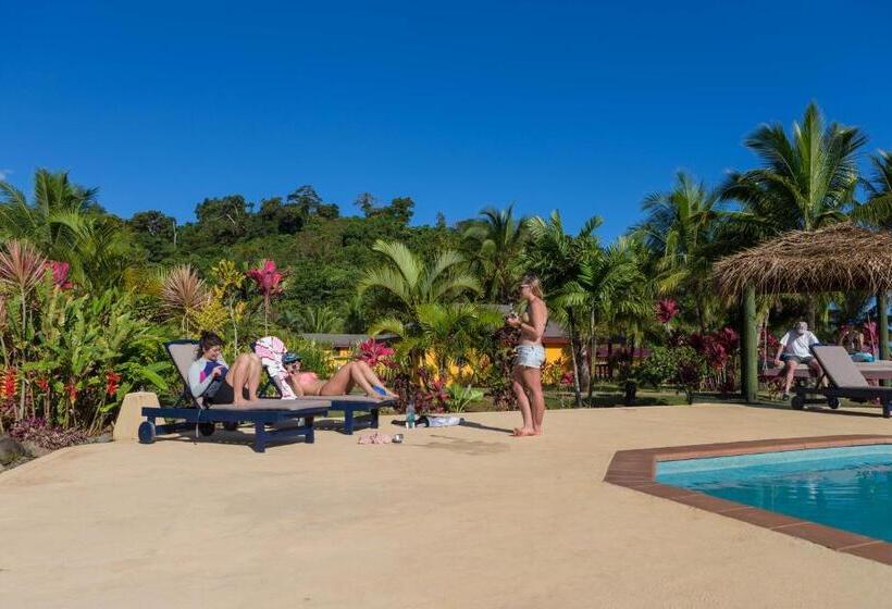Waidroka Bay Resort