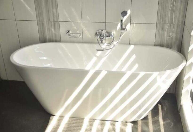 مبيت وإفطار Anisa Guesthouse
