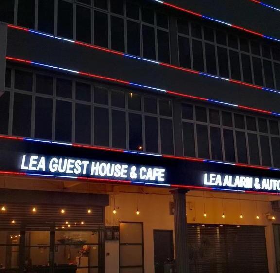 هتل Lea Guest House & Cafe Lukut