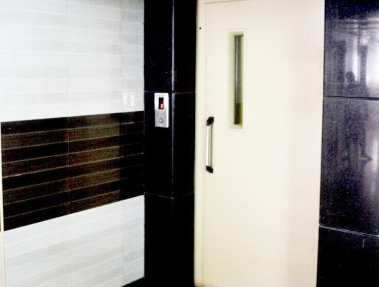 هتل The Mount Regency