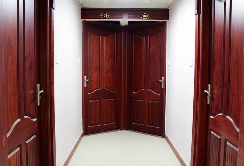 هتل The Mount Regency