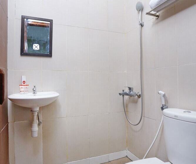 پانسیون Oyo 1072 Kampung Condro Wulan Guesthouse