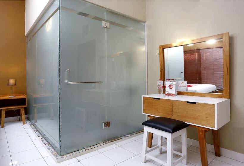 پانسیون Oyo 1072 Kampung Condro Wulan Guesthouse