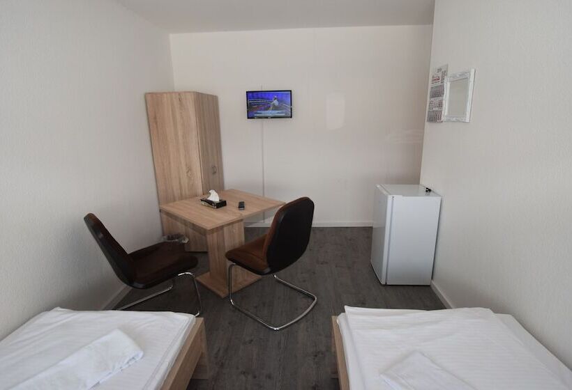 호스텔 Messezimmer Ab Apartments