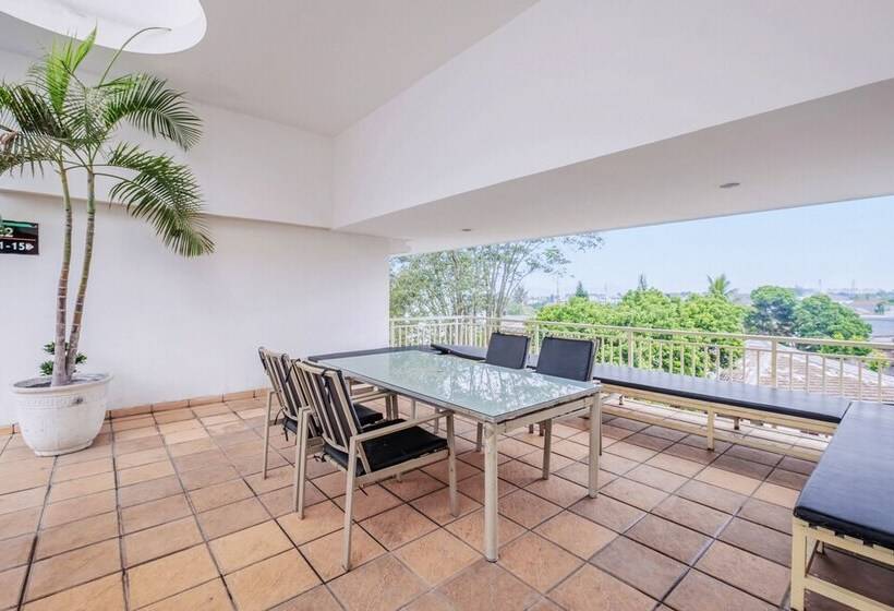 هاستل Micasa Residence By Oyo Rooms