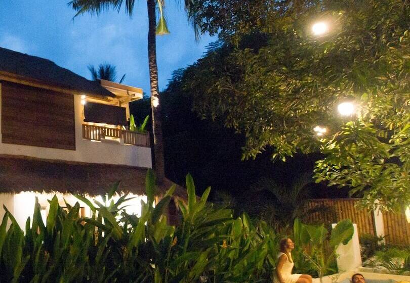 تختخواب و صبحانه The Mandana Villa Gili Air