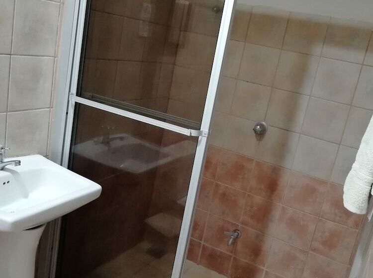 ホテル Hospedaje Yaldai