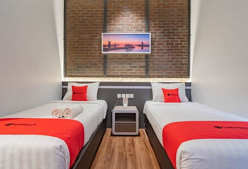 هتل Reddoorz Plus @ Doorman Guest House