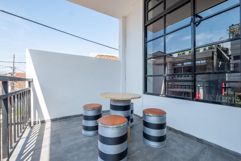 هتل Reddoorz Plus @ Doorman Guest House