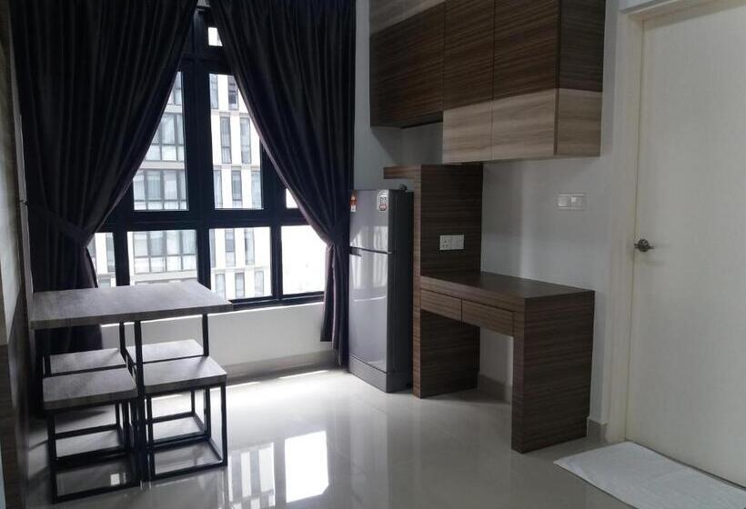 بنسيون Ezzyhome Medini