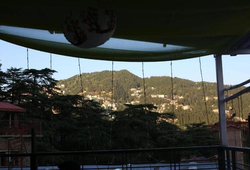 فندق Aangan Regency