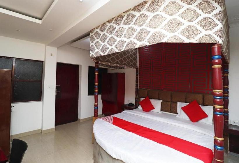 هتل D' Seasons By Oyo Rooms