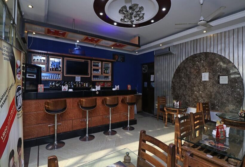 בית מלון כפרי Laxmi Palace By Oyo Rooms