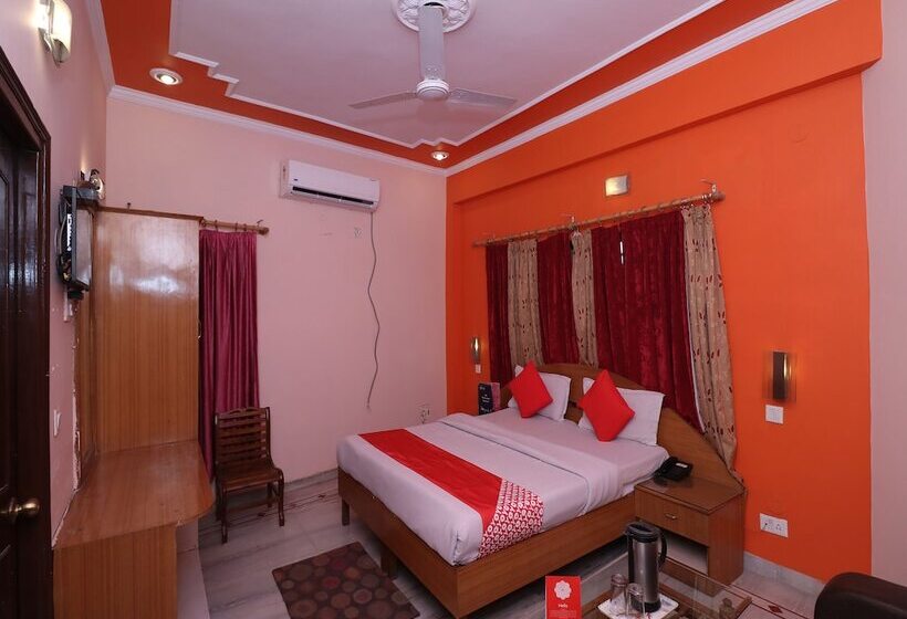 בית מלון כפרי Laxmi Palace By Oyo Rooms