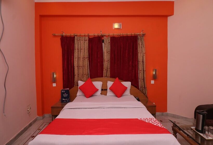 בית מלון כפרי Laxmi Palace By Oyo Rooms