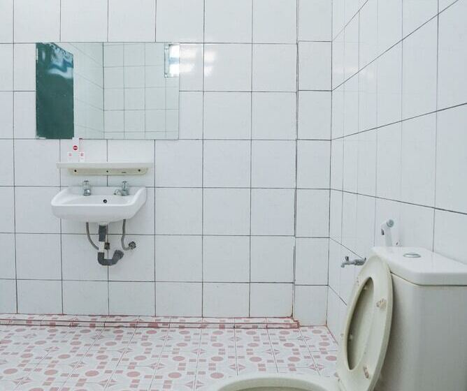 هتل Niaga By Oyo Rooms