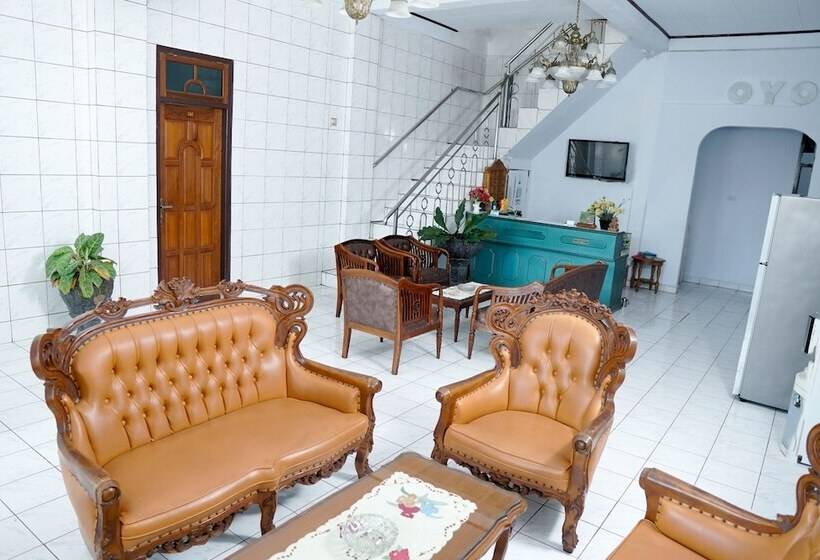 هتل Niaga By Oyo Rooms