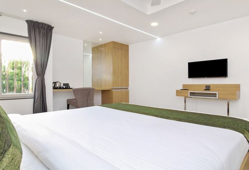 בית מלון כפרי Treebo City Inn Satara