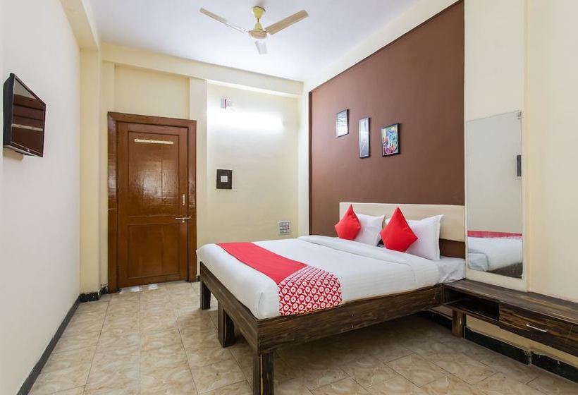 Oyo 24109 Hotel Santushti