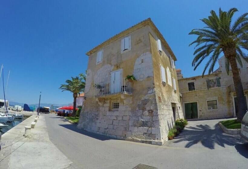 پانسیون Castel Nonna Franka