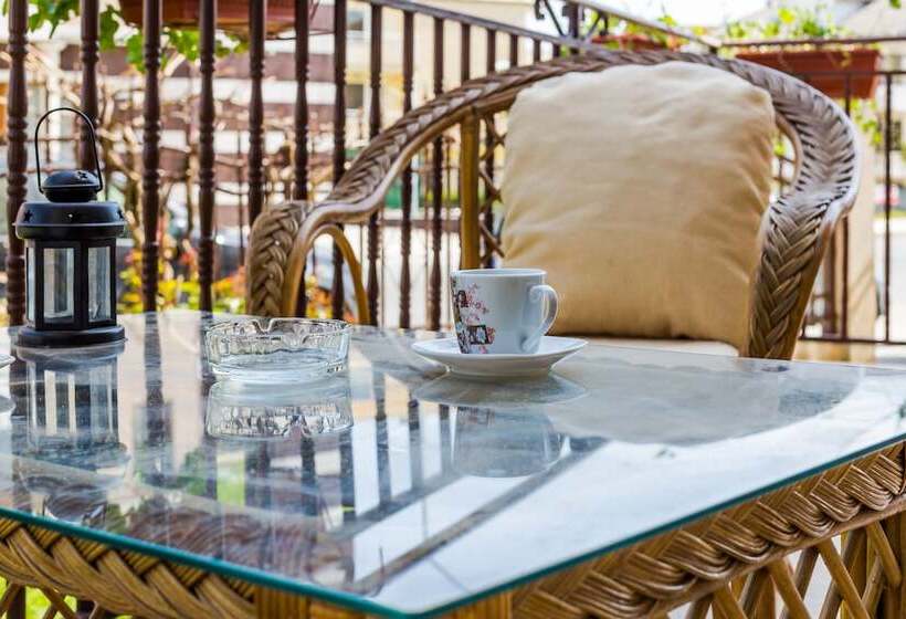 پانسیون Family Triple Room In Dafinka Guest House