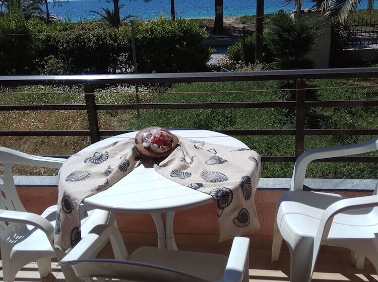 Toroni Apartments
