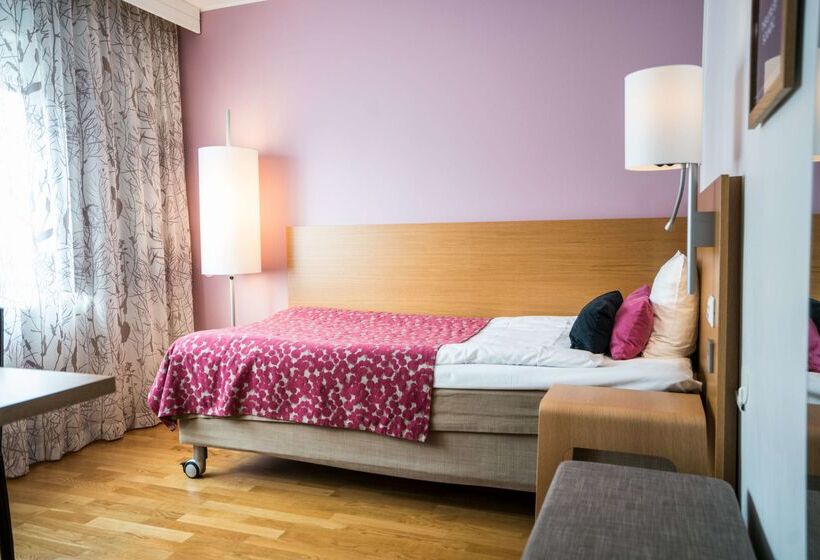 هتل Scandic Jarva Krog