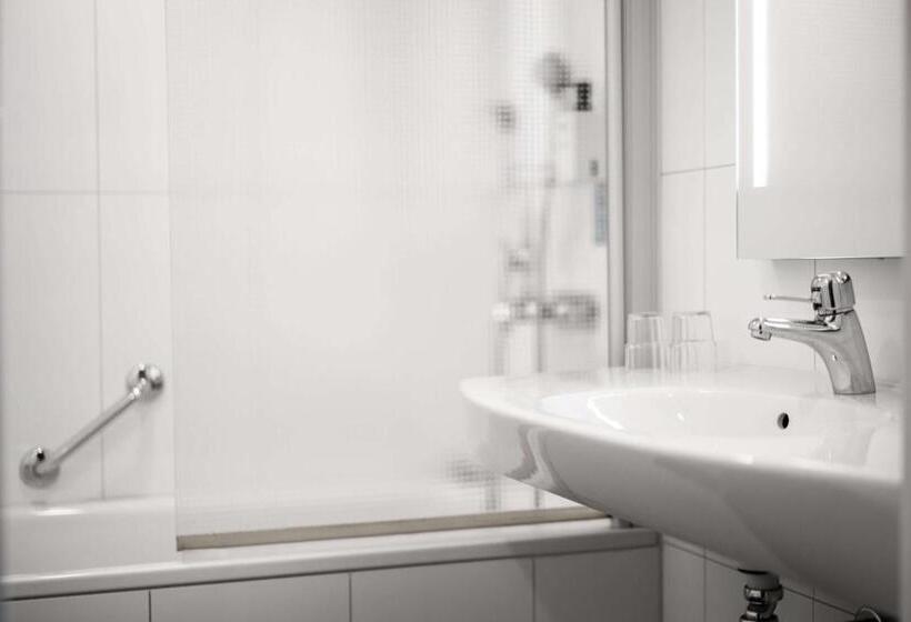 هتل Scandic Jarva Krog