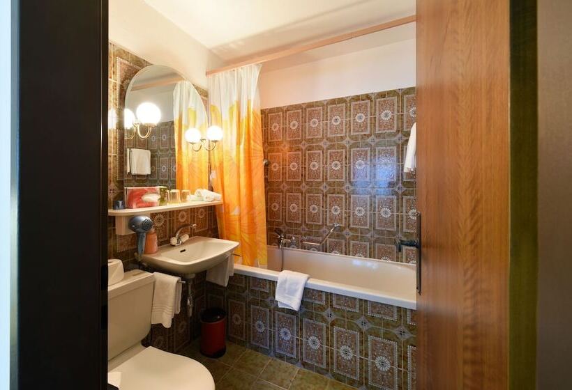 Schlosshotel   Self Check In
