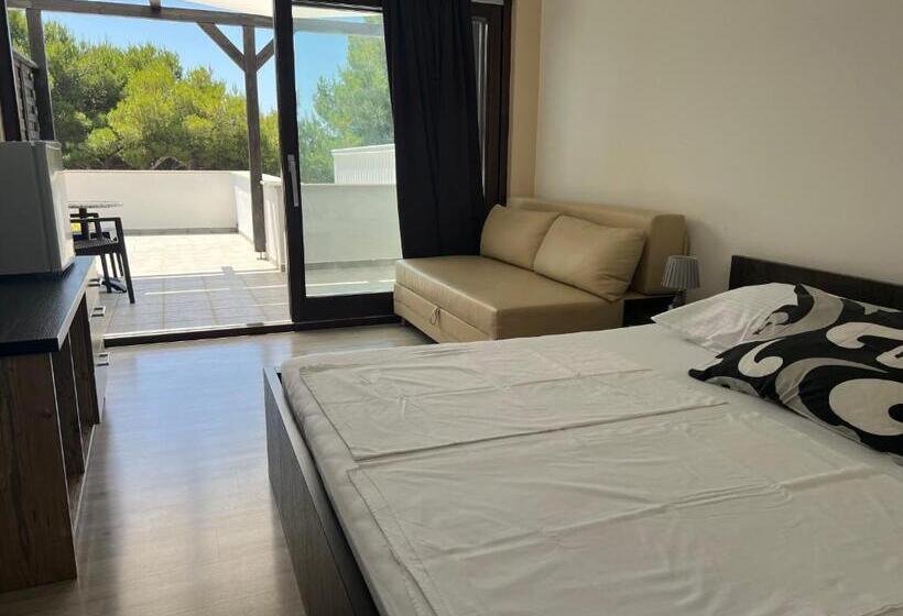 בית מלון כפרי Ana Murter