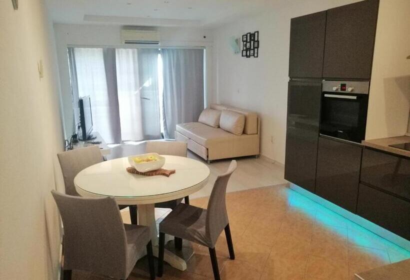 בית מלון כפרי Ana Murter