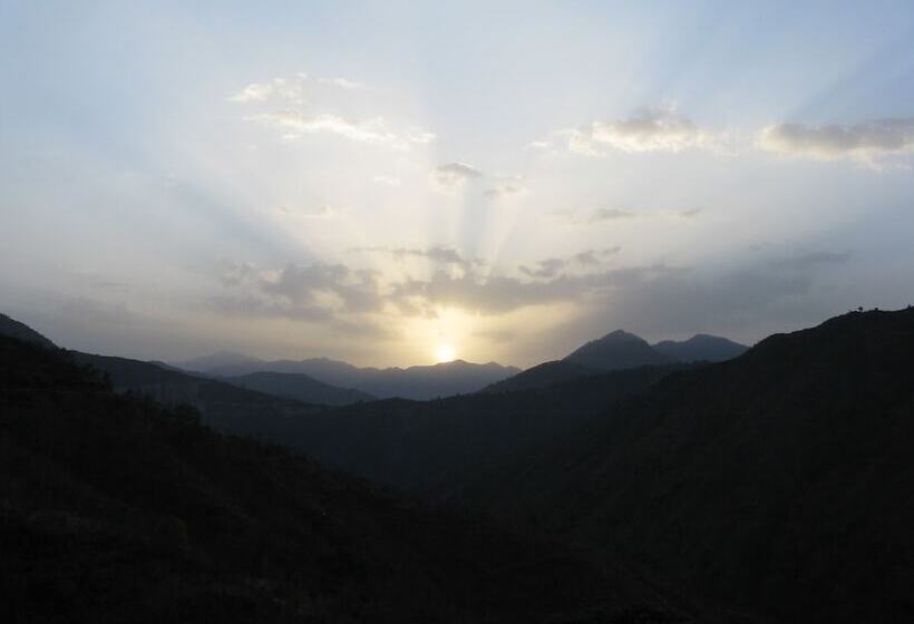 فندق Auranya The Mystical Himalayan Retreat