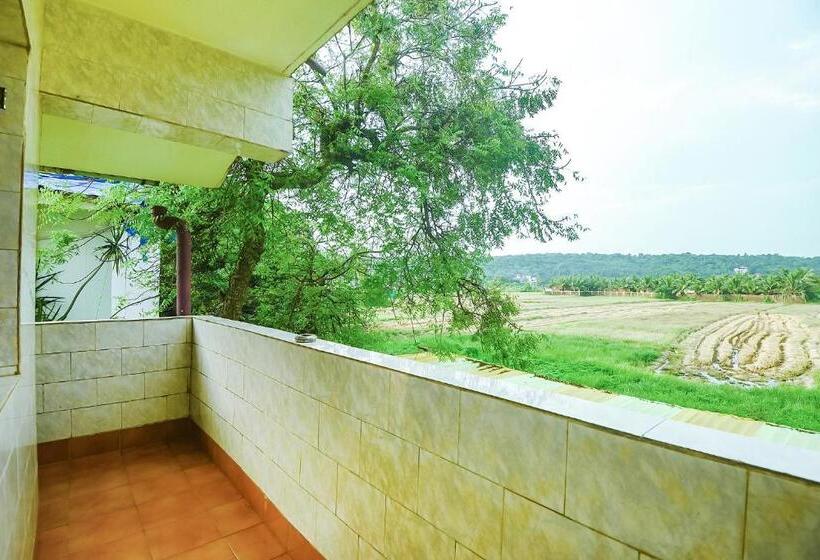 هتل Fabexpress Royal Baga Residency