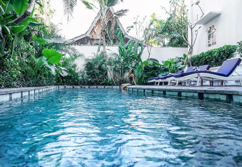 هتل Umalas Suites