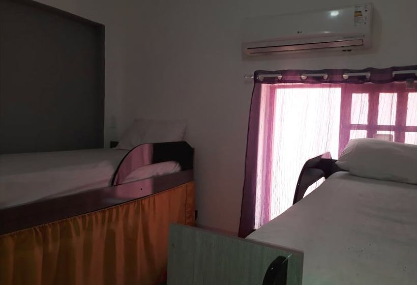 Praiamar Hostel E Suites