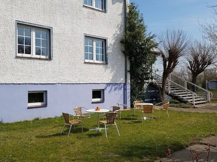 住宿加早餐  Haus überland